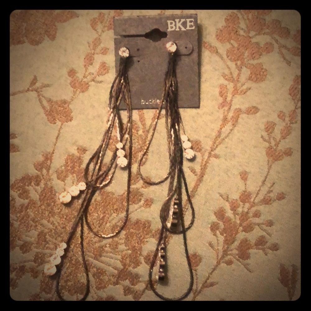 Dangle earrings